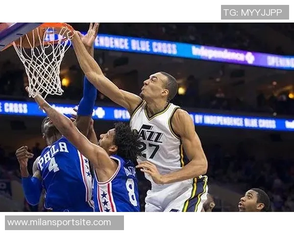 戈贝尔半场表现抢眼7投6中斩获12分7篮板1盖帽多次快攻扣篮展现实力