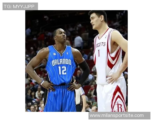 姚明NBA首秀表现平平10分36秒仅得0分2板3犯规令人惋惜